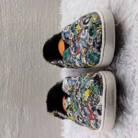 TOMS X Marvel Tiny Alpargata Comic Book Pop Print Slip On Youth Sneakers - Picture 3 of 16